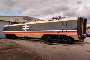 Hornby R3948 BR Class 370 APT (NDM)
