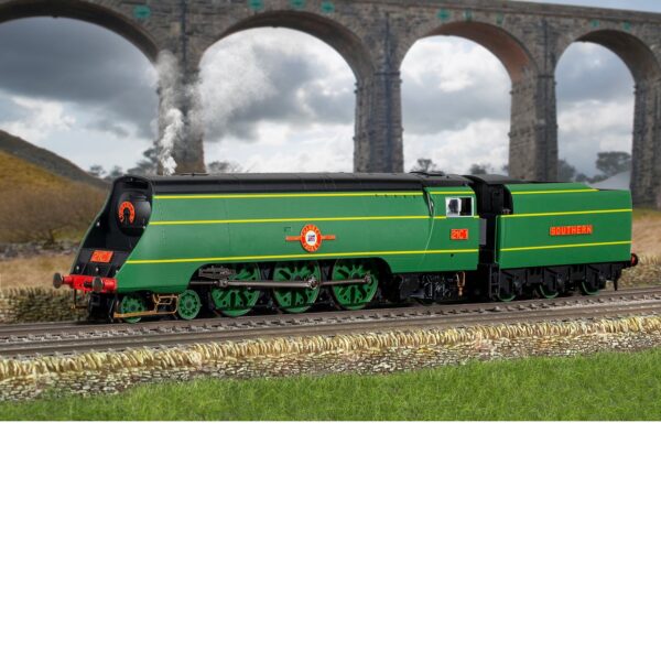 Hornby R30399SS SR - Merchant Navy Class - 21C1 'Channel Packet' (With Steam Generator) - pre-order - Image 4