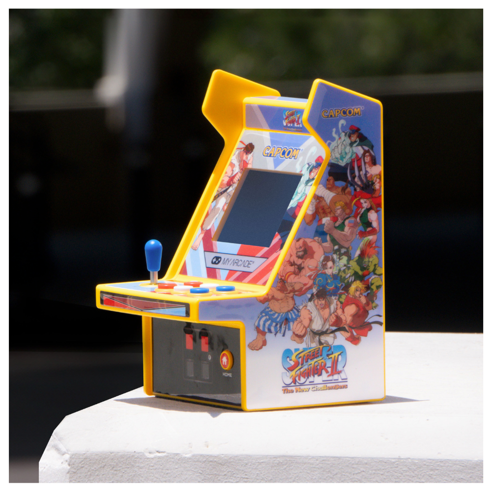 My Arcade DGUNL4185 Super Street Fighter II Micro Player Pro 6.7" Portable Retro Arcade (2 Games In 1) - Image 4