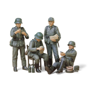 Tamiya 35129 1/35 German Soldiers at Rest