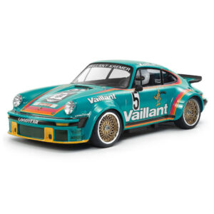 Tamiya 47524 Porsche 934 (1976) 50th Anniversary Model