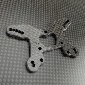 R1 Wurks R1W-900264 Gloss Carbon Fibre -2mm Front Shock Tower (Schumacher Cat PB)