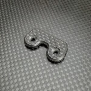R1 Wurks R1W-900192 Gloss Carbon Fibre Rear One Piece Wing Button (Schumacher Cougar LD3)