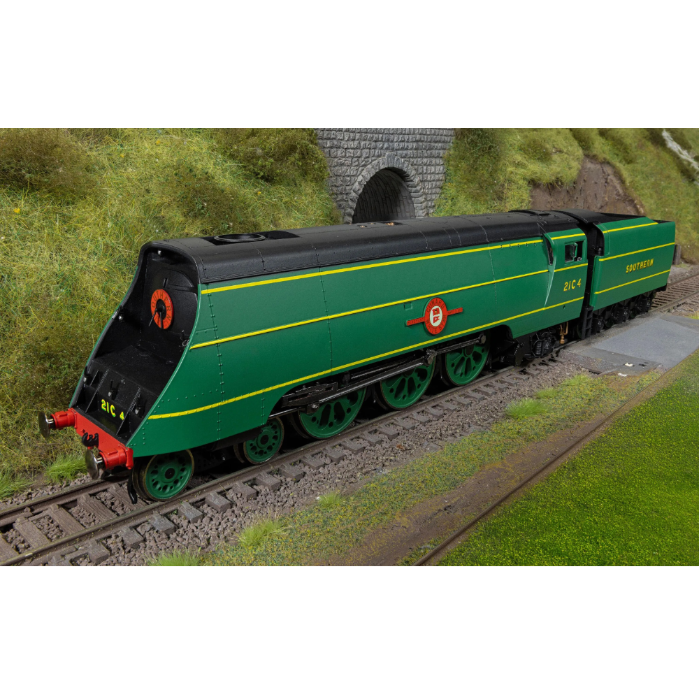 Hornby R30560SS Merchant Navy Class - 21C4 'Cunard White Star' (With Steam Generator) - Image 13
