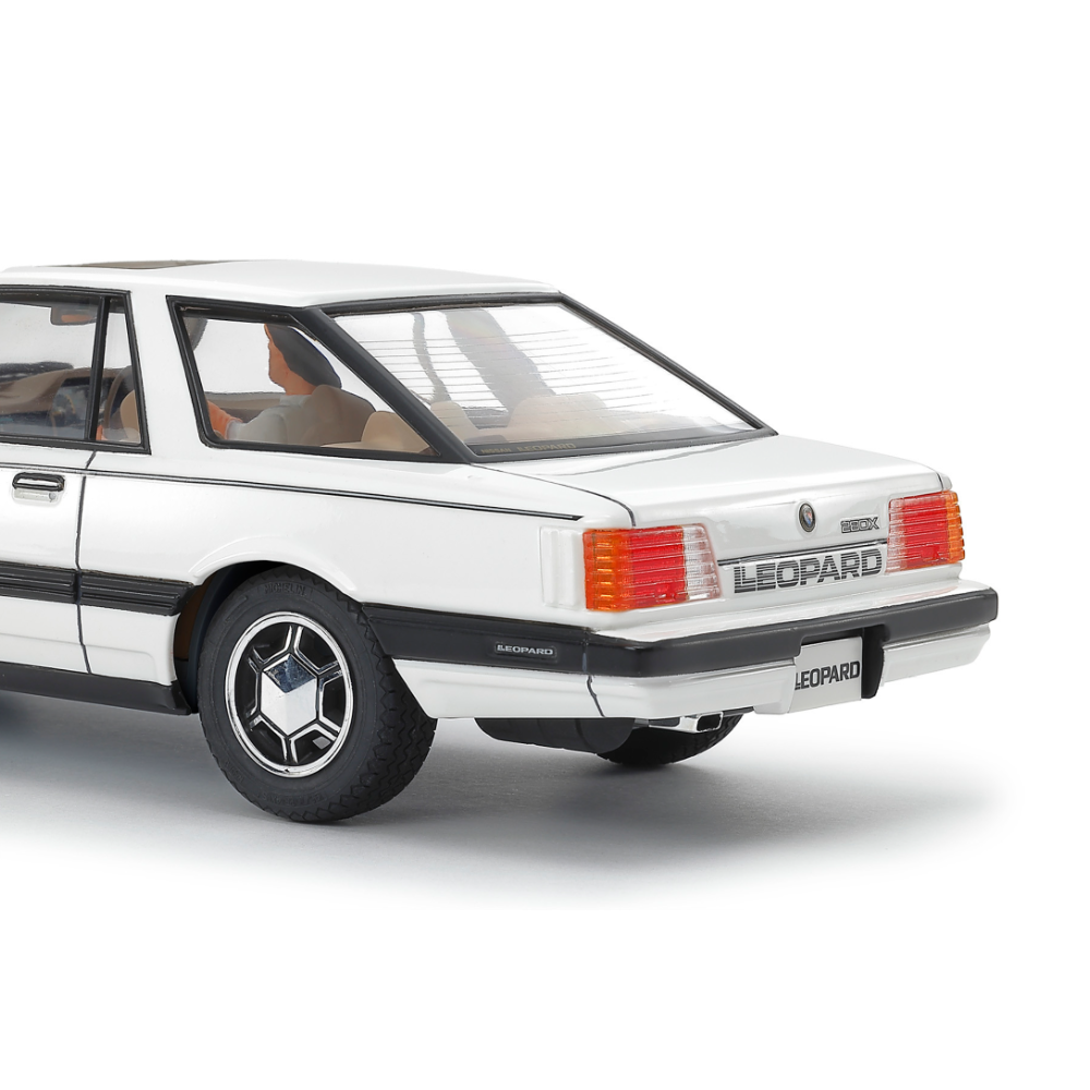 Tamiya 24378 1/24 Nissan Leopard Hardtop 280X SF-L - Image 6
